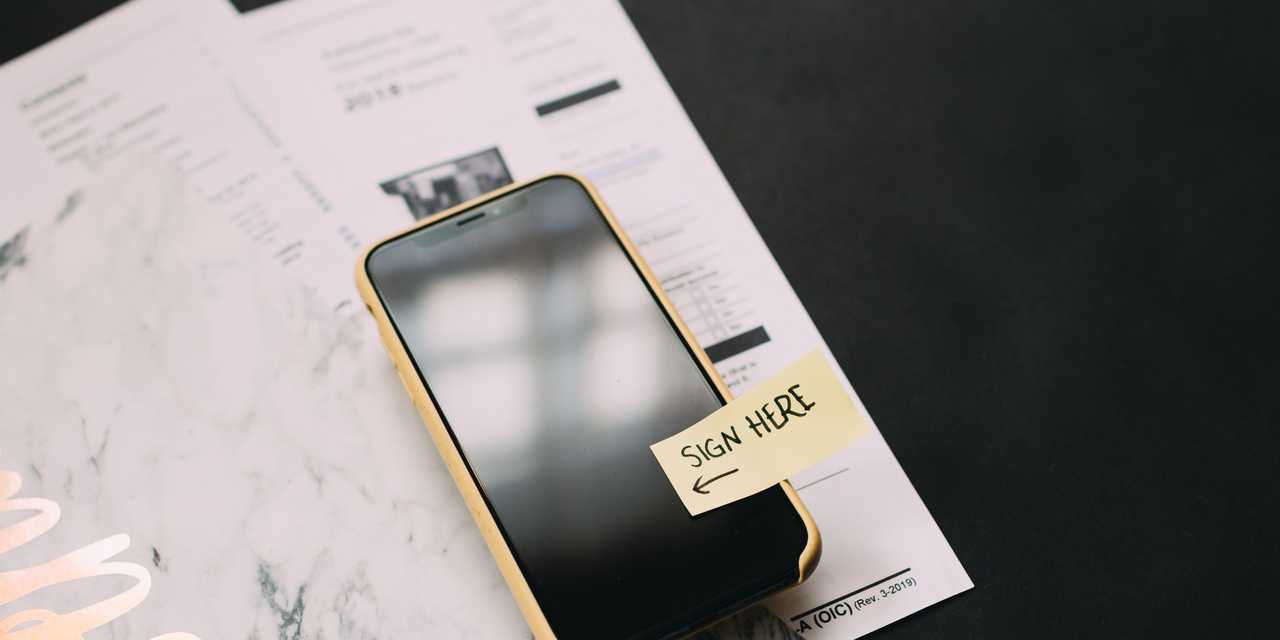 Tiedoston allekirjoittaminen sähköisesti puhelimella