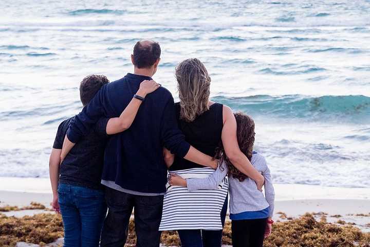 Familj med två barn