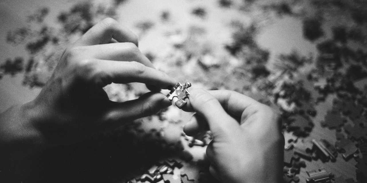 Ett pussel som läggs