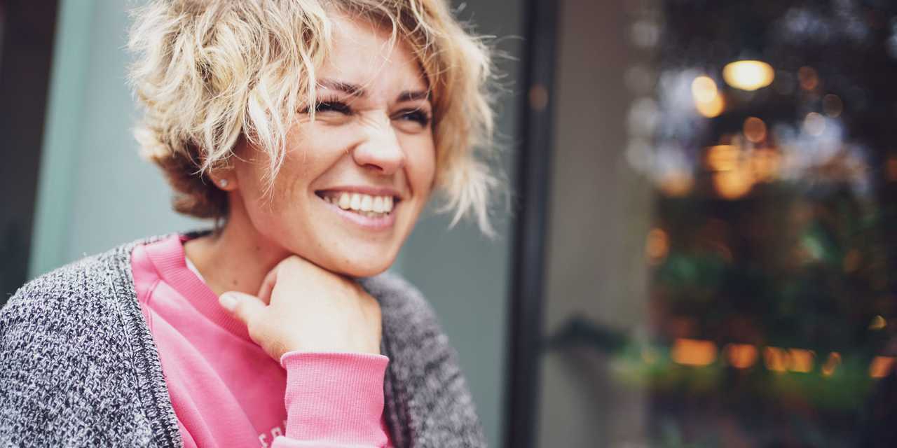 Kvinna med ett leende