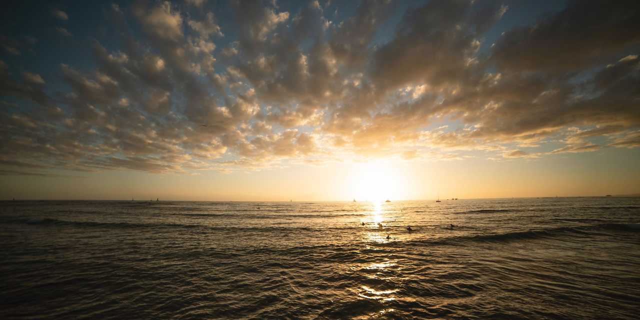 En solnedgång som speglar tid för reflektion