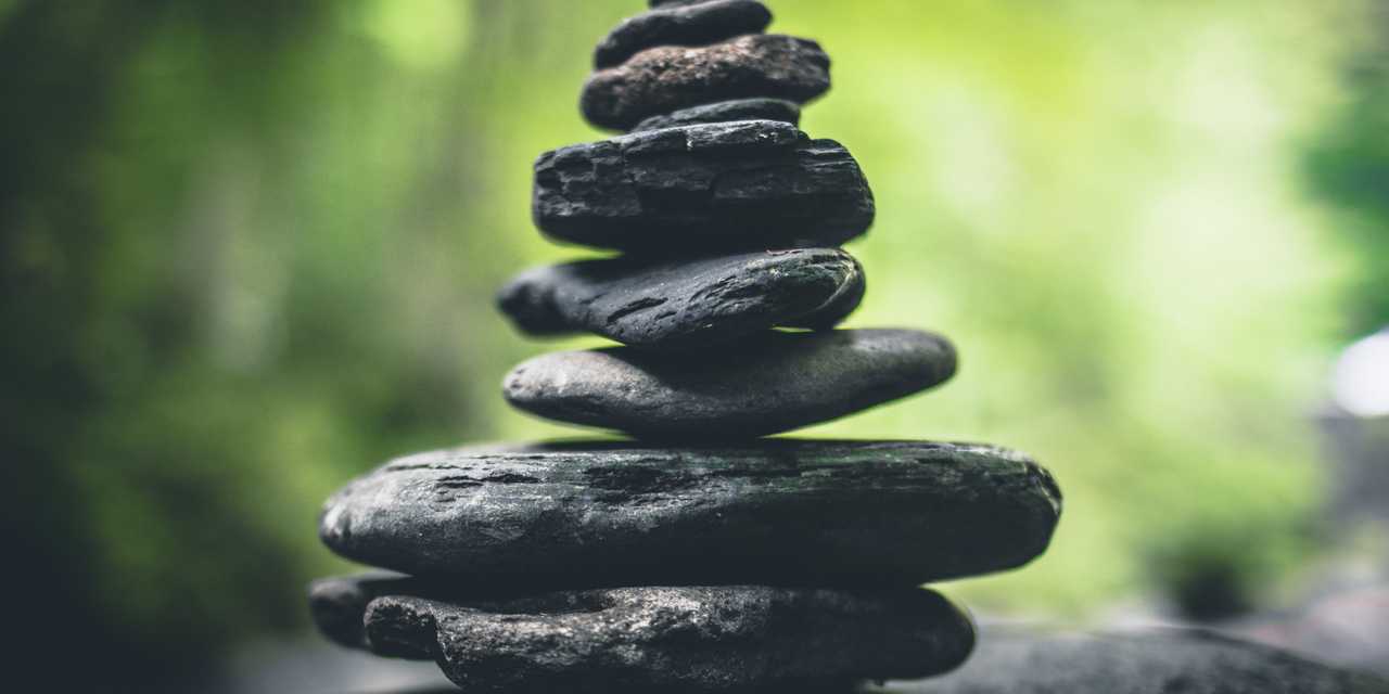 Stenar spalade högt