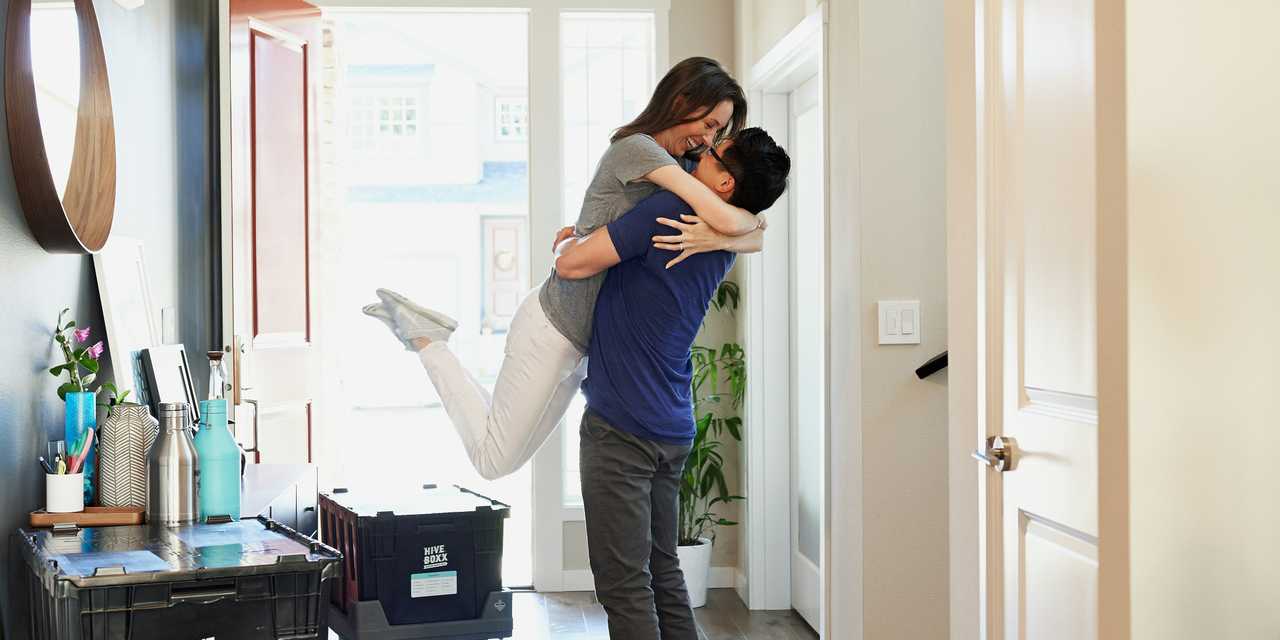 onnellinen pariskunta